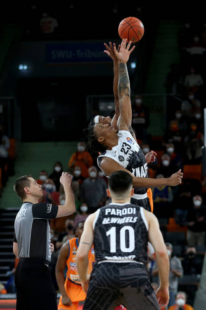 4战狂赢122分历史第一！骑士55分大胜热火创纪录：东部季后赛史上最大分差